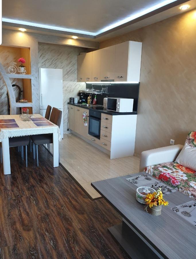 Sunshine Apartment Pomorie Luaran gambar
